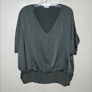 SUZY D Goddess Top Green Bubble Hem Deep V-Neck Dolman Sleeves Medium